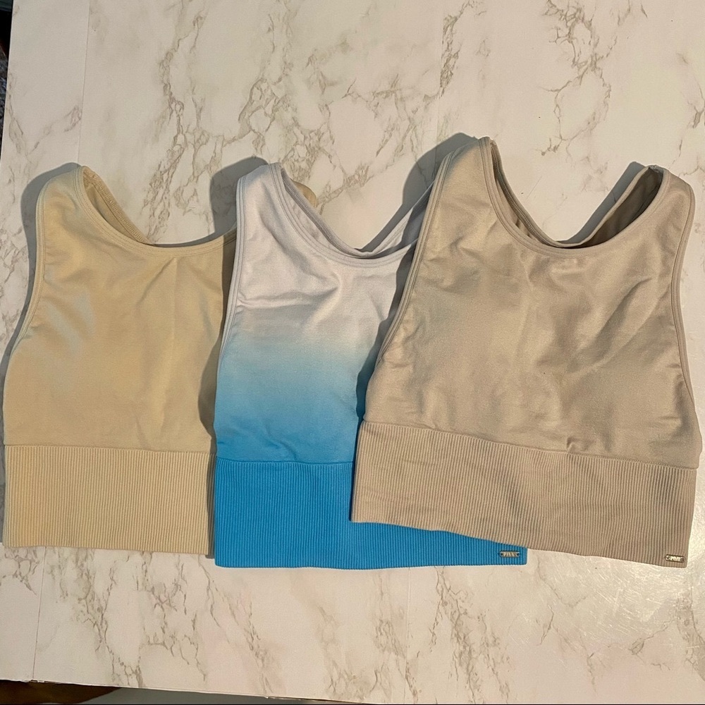 NEW🥳VS/PINK Set of 3 Bras!